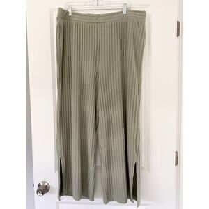 Secret Treasures Ribbed Knit Pants Women’s 2X Green Wide Leg Slit Hem Stretch